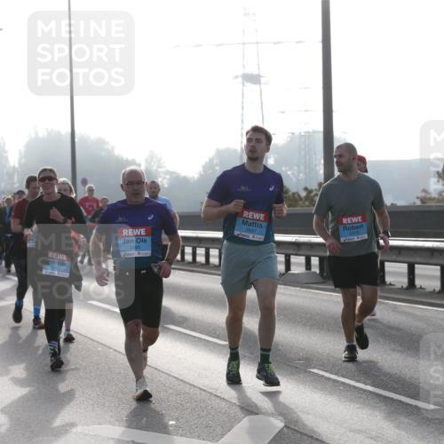 03.10.2026 - Köhlbrandbrückenlauf Jannik Wohlers http://msf.ph/oto/10706727 03.10.2026 09:23:18 Position 3 3756, 3446, 3447, 3372 meine-sportfotos.de