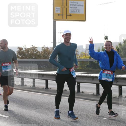 03.10.2026 - Köhlbrandbrückenlauf Jannik Wohlers http://msf.ph/oto/10706730 03.10.2026 09:23:18 Position 3 3447, 3372, 2657 meine-sportfotos.de