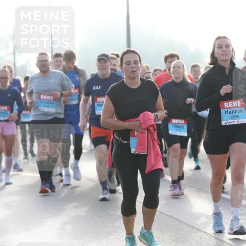03.10.2026 - Köhlbrandbrückenlauf Jannik Wohlers http://msf.ph/oto/10706778 03.10.2026 09:23:25 Position 3 2536, 25 meine-sportfotos.de