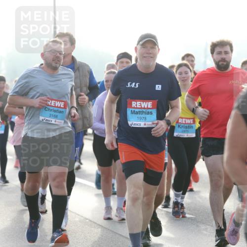 03.10.2026 - Köhlbrandbrückenlauf Jannik Wohlers http://msf.ph/oto/10706794 03.10.2026 09:23:28 Position 3 831, 3031, 3168, 1978, 2870 meine-sportfotos.de