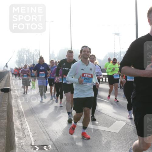 03.10.2026 - Köhlbrandbrückenlauf Jannik Wohlers http://msf.ph/oto/10706826 03.10.2026 09:23:36 Position 3 3379, 2876 meine-sportfotos.de