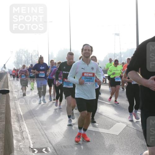 03.10.2026 - Köhlbrandbrückenlauf Jannik Wohlers http://msf.ph/oto/10706829 03.10.2026 09:23:36 Position 3 3379, 2876 meine-sportfotos.de
