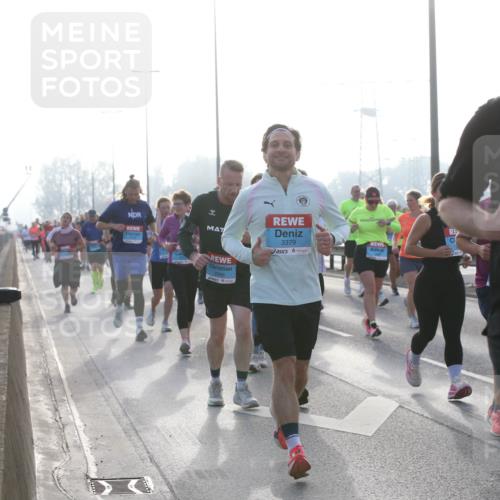 03.10.2026 - Köhlbrandbrückenlauf Jannik Wohlers http://msf.ph/oto/10706835 03.10.2026 09:23:36 Position 3 2066, 3379, 2876 meine-sportfotos.de