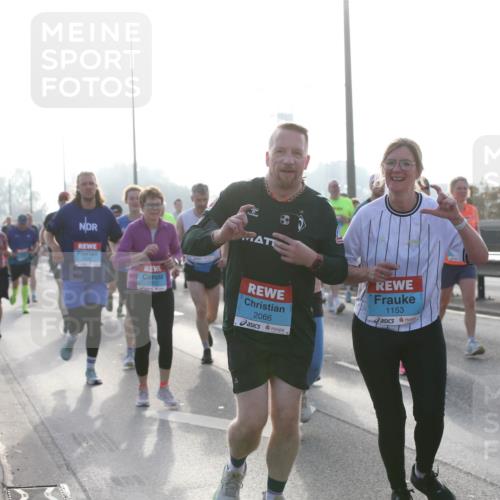 03.10.2026 - Köhlbrandbrückenlauf Jannik Wohlers http://msf.ph/oto/10706845 03.10.2026 09:23:38 Position 3 2066, 1153 meine-sportfotos.de