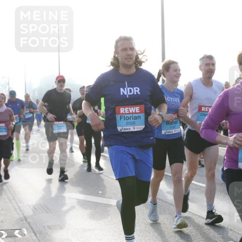 03.10.2026 - Köhlbrandbrückenlauf Jannik Wohlers http://msf.ph/oto/10706887 03.10.2026 09:23:40 Position 3 2020, 1137, 2972 meine-sportfotos.de