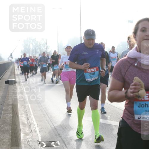 03.10.2026 - Köhlbrandbrückenlauf Jannik Wohlers http://msf.ph/oto/10706912 03.10.2026 09:23:44 Position 3 3431, 2668, 1794 meine-sportfotos.de