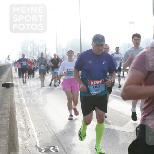 03.10.2026 - Köhlbrandbrückenlauf Jannik Wohlers http://msf.ph/oto/10706917 03.10.2026 09:23:44 Position 3 340, 3431, 2668 meine-sportfotos.de