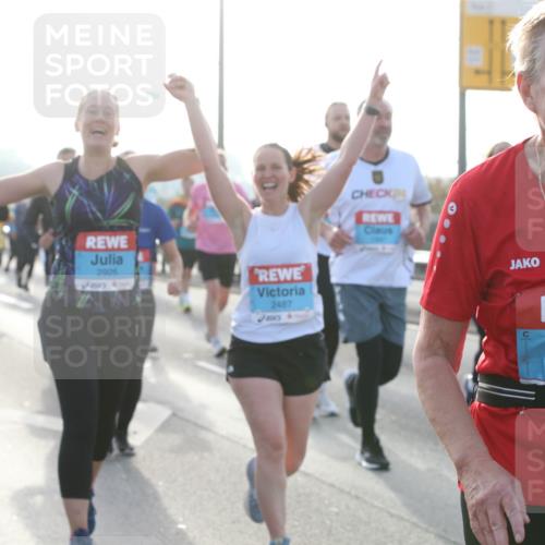 03.10.2026 - Köhlbrandbrückenlauf Jannik Wohlers http://msf.ph/oto/10706994 03.10.2026 09:23:58 Position 3 2925, 2487, 1511 meine-sportfotos.de