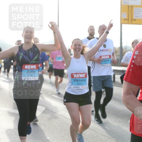 03.10.2026 - Köhlbrandbrückenlauf Jannik Wohlers http://msf.ph/oto/10706996 03.10.2026 09:23:58 Position 3 14, 2925, 2487, 1511 meine-sportfotos.de