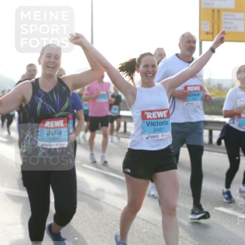03.10.2026 - Köhlbrandbrückenlauf Jannik Wohlers http://msf.ph/oto/10707001 03.10.2026 09:23:59 Position 3 2925, 2487 meine-sportfotos.de