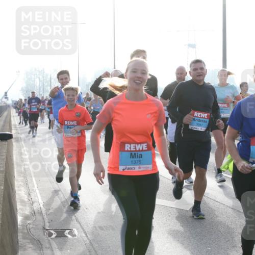03.10.2026 - Köhlbrandbrückenlauf Jannik Wohlers http://msf.ph/oto/10707013 03.10.2026 09:23:59 Position 3 1375, 3047, 856, 1374 meine-sportfotos.de