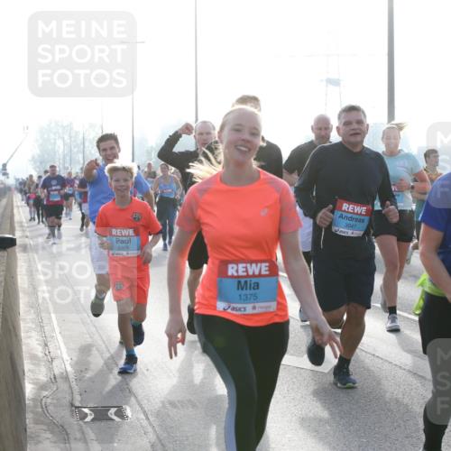 03.10.2026 - Köhlbrandbrückenlauf Jannik Wohlers http://msf.ph/oto/10707016 03.10.2026 09:23:59 Position 3 8, 1378, 1375, 3047, 13 meine-sportfotos.de