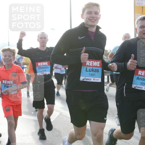 03.10.2026 - Köhlbrandbrückenlauf Jannik Wohlers http://msf.ph/oto/10707029 03.10.2026 09:24:01 Position 3 283, 1446, 1401, 3047 meine-sportfotos.de
