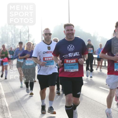 03.10.2026 - Köhlbrandbrückenlauf Jannik Wohlers http://msf.ph/oto/10707074 03.10.2026 09:24:07 Position 3 1950, 1162, 1163 meine-sportfotos.de