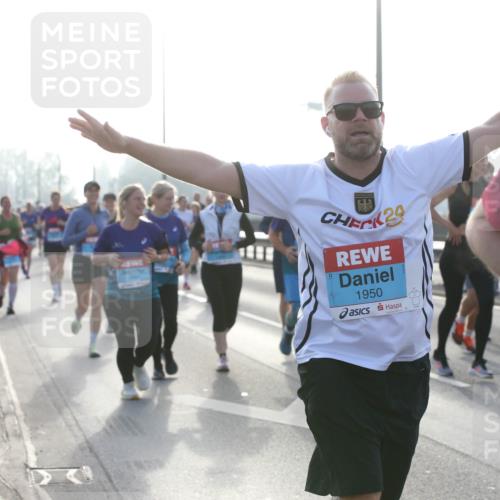 03.10.2026 - Köhlbrandbrückenlauf Jannik Wohlers http://msf.ph/oto/10707088 03.10.2026 09:24:10 Position 3 1950 meine-sportfotos.de