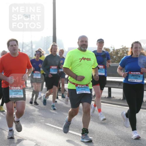 03.10.2026 - Köhlbrandbrückenlauf Jannik Wohlers http://msf.ph/oto/10707143 03.10.2026 09:24:23 Position 3 3055, 2030, 1369, 1489 meine-sportfotos.de