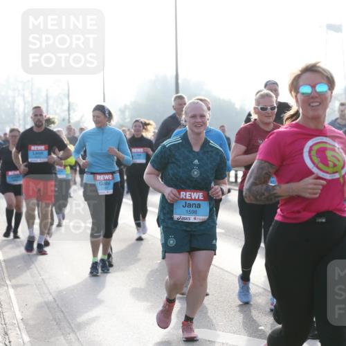03.10.2026 - Köhlbrandbrückenlauf Jannik Wohlers http://msf.ph/oto/10707157 03.10.2026 09:24:26 Position 3 1107, 1598, 957 meine-sportfotos.de