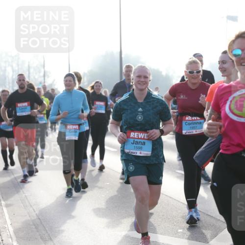 03.10.2026 - Köhlbrandbrückenlauf Jannik Wohlers http://msf.ph/oto/10707160 03.10.2026 09:24:26 Position 3 1598, 1957 meine-sportfotos.de