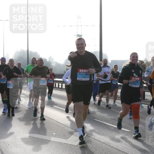 03.10.2026 - Köhlbrandbrückenlauf Jannik Wohlers http://msf.ph/oto/10707231 03.10.2026 09:24:38 Position 3 1642, 1643, 3021 meine-sportfotos.de