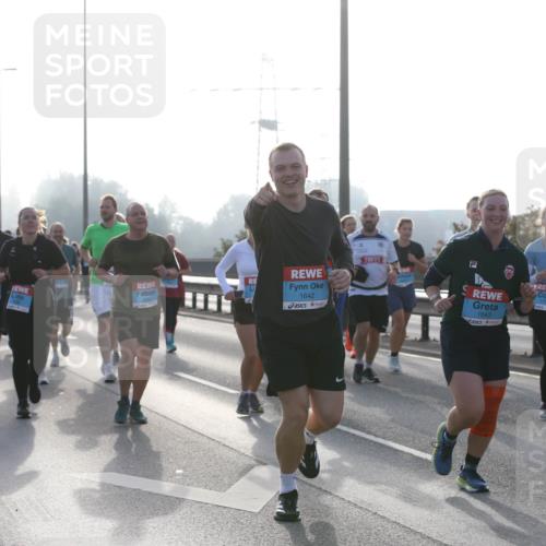 03.10.2026 - Köhlbrandbrückenlauf Jannik Wohlers http://msf.ph/oto/10707236 03.10.2026 09:24:38 Position 3 1642, 7, 1643, 3021 meine-sportfotos.de