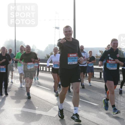 03.10.2026 - Köhlbrandbrückenlauf Jannik Wohlers http://msf.ph/oto/10707242 03.10.2026 09:24:39 Position 3 1642, 1643, 1759, 3021 meine-sportfotos.de