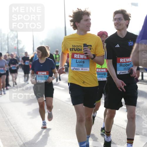 03.10.2026 - Köhlbrandbrückenlauf Jannik Wohlers http://msf.ph/oto/10707311 03.10.2026 09:24:53 Position 3 3155, 3586, 3061, 3517 meine-sportfotos.de