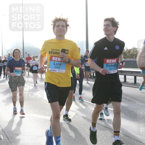 03.10.2026 - Köhlbrandbrückenlauf Jannik Wohlers http://msf.ph/oto/10707320 03.10.2026 09:24:54 Position 3 3155, 3586, 3517 meine-sportfotos.de