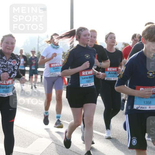 03.10.2026 - Köhlbrandbrückenlauf Jannik Wohlers http://msf.ph/oto/10707356 03.10.2026 09:25:03 Position 3 2652, 3384, 1601, 1540, 1358 meine-sportfotos.de