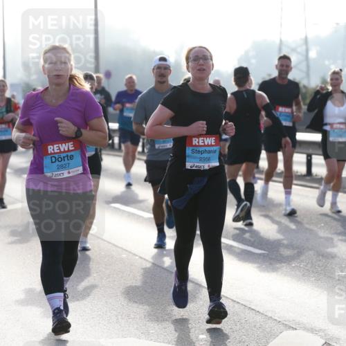 03.10.2026 - Köhlbrandbrückenlauf Jannik Wohlers http://msf.ph/oto/10707370 03.10.2026 09:25:05 Position 3 2827, 2956 meine-sportfotos.de
