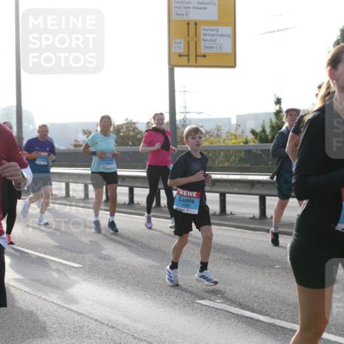 03.10.2026 - Köhlbrandbrückenlauf Jannik Wohlers http://msf.ph/oto/10707391 03.10.2026 09:25:10 Position 3 1708, 1062, 3036 meine-sportfotos.de