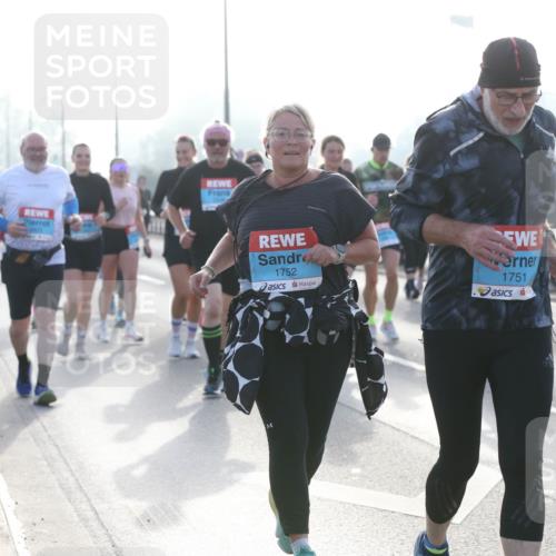 03.10.2026 - Köhlbrandbrückenlauf Jannik Wohlers http://msf.ph/oto/10707484 03.10.2026 09:25:30 Position 3 1752, 1751 meine-sportfotos.de