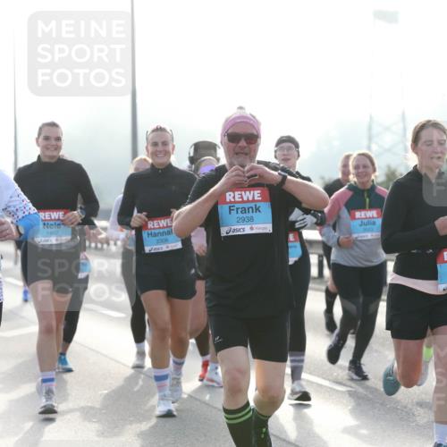 03.10.2026 - Köhlbrandbrückenlauf Jannik Wohlers http://msf.ph/oto/10707493 03.10.2026 09:25:31 Position 3 2823, 1407, 3306, 2938, 1340 meine-sportfotos.de