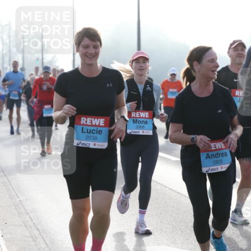 03.10.2026 - Köhlbrandbrückenlauf Jannik Wohlers http://msf.ph/oto/10707523 03.10.2026 09:25:36 Position 3 2039, 3305, 2826, 140 meine-sportfotos.de