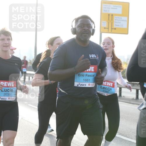 03.10.2026 - Köhlbrandbrückenlauf Jannik Wohlers http://msf.ph/oto/10707533 03.10.2026 09:25:37 Position 3 2039, 1661, 2385 meine-sportfotos.de