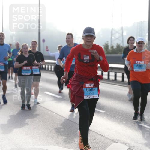 03.10.2026 - Köhlbrandbrückenlauf Jannik Wohlers http://msf.ph/oto/10707553 03.10.2026 09:25:42 Position 3 1970, 1742 meine-sportfotos.de