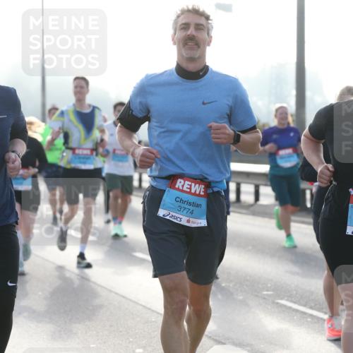 03.10.2026 - Köhlbrandbrückenlauf Jannik Wohlers http://msf.ph/oto/10707590 03.10.2026 09:25:48 Position 3 1754, 3774, 3773 meine-sportfotos.de
