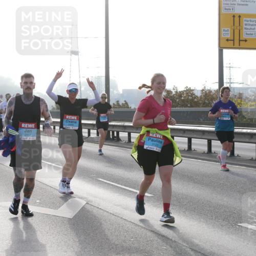 03.10.2026 - Köhlbrandbrückenlauf Jannik Wohlers http://msf.ph/oto/10707632 03.10.2026 09:25:56 Position 3 3413, 2543, 3123, 33 meine-sportfotos.de