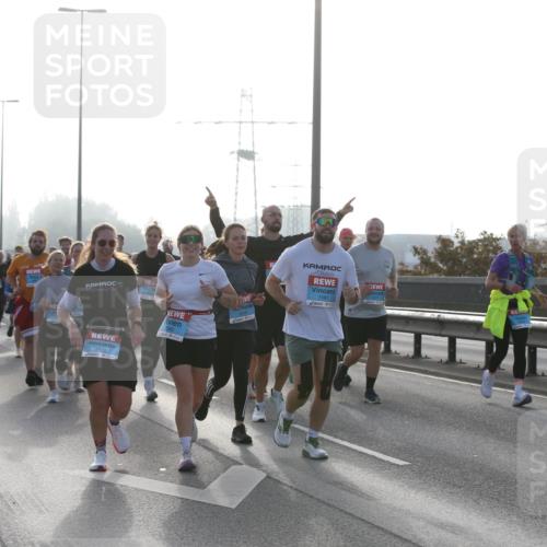 03.10.2026 - Köhlbrandbrückenlauf Jannik Wohlers http://msf.ph/oto/10707660 03.10.2026 09:26:01 Position 3 1913, 3470, 1581 meine-sportfotos.de
