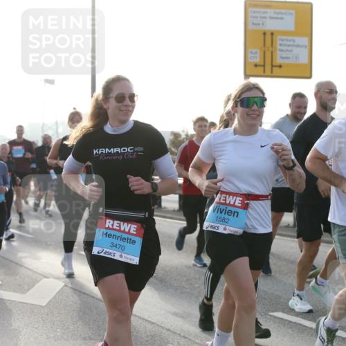 03.10.2026 - Köhlbrandbrückenlauf Jannik Wohlers http://msf.ph/oto/10707679 03.10.2026 09:26:03 Position 3 3470, 1582, 1581 meine-sportfotos.de