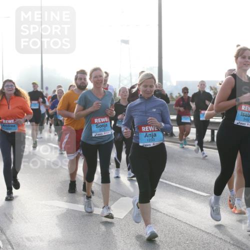 03.10.2026 - Köhlbrandbrückenlauf Jannik Wohlers http://msf.ph/oto/10707683 03.10.2026 09:26:05 Position 3 3174, 1233, 3452 meine-sportfotos.de