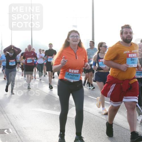 03.10.2026 - Köhlbrandbrückenlauf Jannik Wohlers http://msf.ph/oto/10707706 03.10.2026 09:26:07 Position 3 3207, 327, 2897, 3284 meine-sportfotos.de