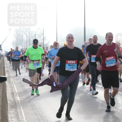 03.10.2026 - Köhlbrandbrückenlauf Jannik Wohlers http://msf.ph/oto/10707712 03.10.2026 09:26:09 Position 3 3476, 3498, 2641 meine-sportfotos.de