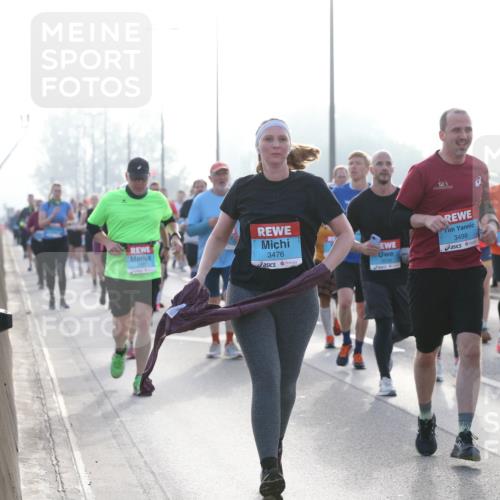 03.10.2026 - Köhlbrandbrückenlauf Jannik Wohlers http://msf.ph/oto/10707717 03.10.2026 09:26:09 Position 3 3476, 3498, 2641 meine-sportfotos.de
