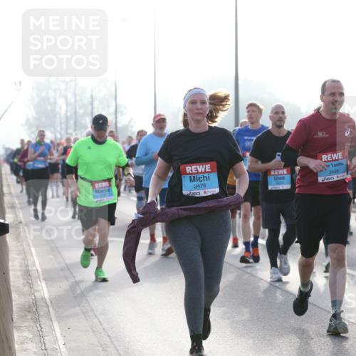 03.10.2026 - Köhlbrandbrückenlauf Jannik Wohlers http://msf.ph/oto/10707719 03.10.2026 09:26:09 Position 3 3476, 3498, 2641 meine-sportfotos.de