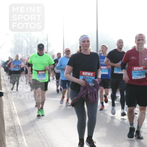 03.10.2026 - Köhlbrandbrückenlauf Jannik Wohlers http://msf.ph/oto/10707723 03.10.2026 09:26:09 Position 3 76, 3498, 2641 meine-sportfotos.de