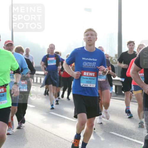 03.10.2026 - Köhlbrandbrückenlauf Jannik Wohlers http://msf.ph/oto/10707741 03.10.2026 09:26:12 Position 3 3181, 802, 1012, 3347, 546, 3259 meine-sportfotos.de