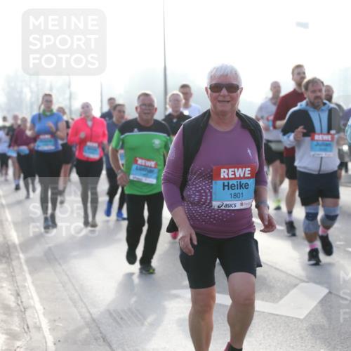 03.10.2026 - Köhlbrandbrückenlauf Jannik Wohlers http://msf.ph/oto/10707757 03.10.2026 09:26:16 Position 3 1801, 180 meine-sportfotos.de