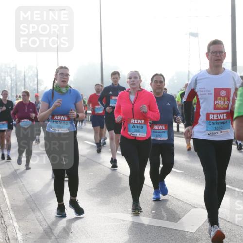 03.10.2026 - Köhlbrandbrückenlauf Jannik Wohlers http://msf.ph/oto/10707772 03.10.2026 09:26:19 Position 3 3042, 1800, 2933, 3243, 1850, 1463 meine-sportfotos.de
