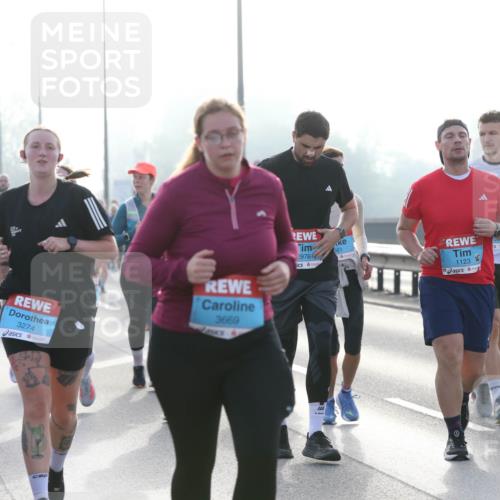 03.10.2026 - Köhlbrandbrückenlauf Jannik Wohlers http://msf.ph/oto/10707787 03.10.2026 09:26:24 Position 3 3274, 3669, 561, 2976, 1123 meine-sportfotos.de
