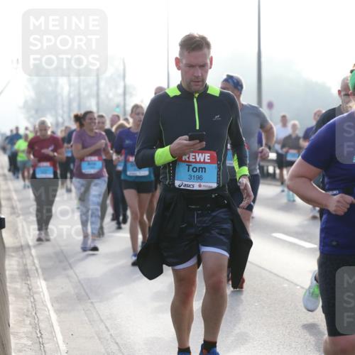 03.10.2026 - Köhlbrandbrückenlauf Jannik Wohlers http://msf.ph/oto/10707826 03.10.2026 09:26:30 Position 3 3196, 2946 meine-sportfotos.de